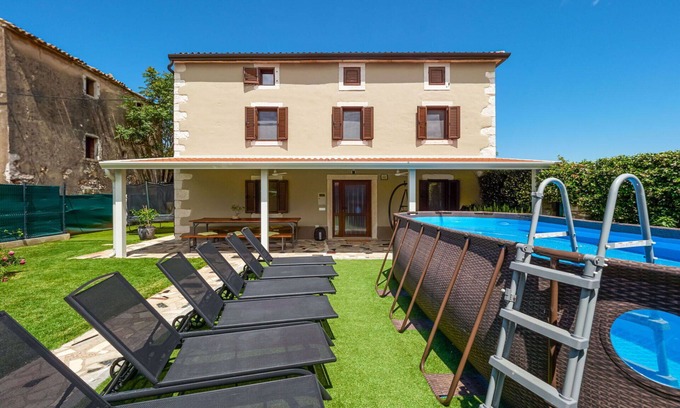 Cepljani Maison | Belle maison de vacances privée avec climatisation, WIFI, piscine privée, TV, terrasse, parking