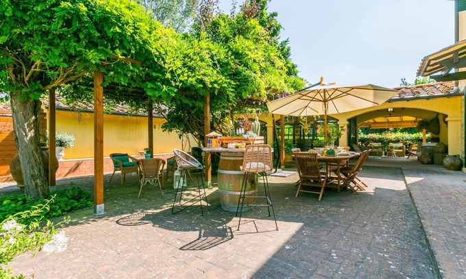 Lari Villa | Belle maison de vacances privée pour 8 personnes avec climatisation, WIFI et TV
