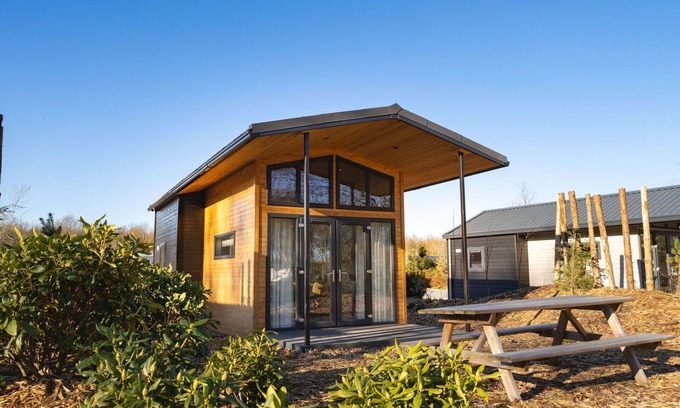 Biddinghuizen Maison | Merveilleuse maison de vacances privée pour 4 personnes avec piscine, WIFI, TV, terrasse et parking