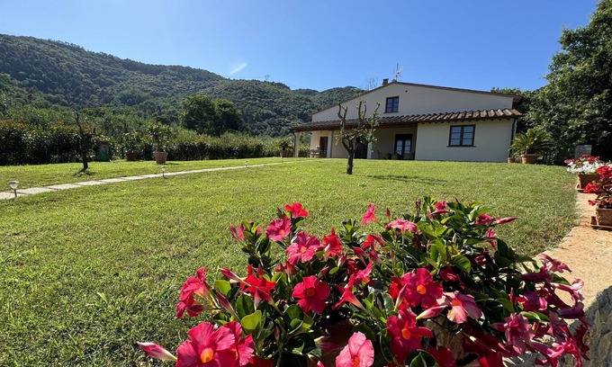Santa Maria del Giudice Villa | Belle maison de vacances privée avec climatisation, WIFI, TV, véranda, vue panoramique, parking
