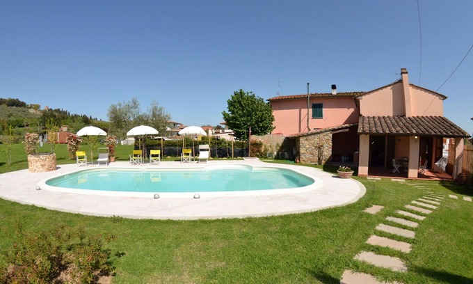 Cascine-La Croce Villa | Maison de vacances privée avec WIFI, climatisation, piscine privée, TV, véranda, près de Lucques