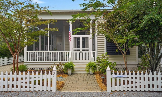 Cottage District Maison | Stunning Renovated Seaside, FL Home, Goodobbies! Sleeps 8 - Pet Friendly!