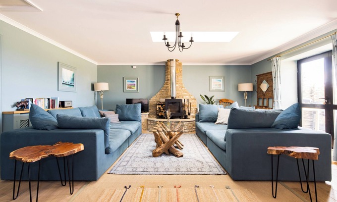 Frome Maison | Stunning Renovation edge of Frome + country views
