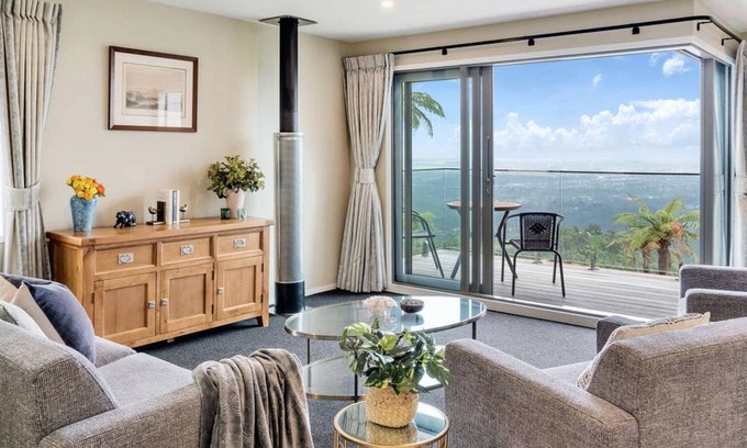 Waiatarua Maison | ★ Retraite paisible et moderne au sommet d'une colline près de Henderson, Titirangi, Piha et Karekare ★