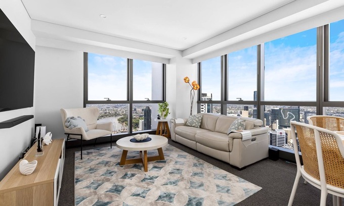 Brisbane Central Business District Appartement | Stunning River View 2-Bed with Pool, Sauna and Gym