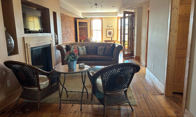 Wabasha Copropriété | Stunning river view loft in Wabasha near Eagle Center