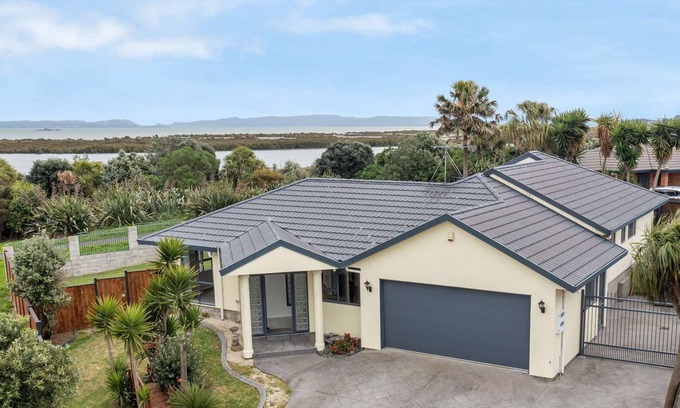 Manurewa Maison | Stunning Sea View Home Very near to AKL Airport