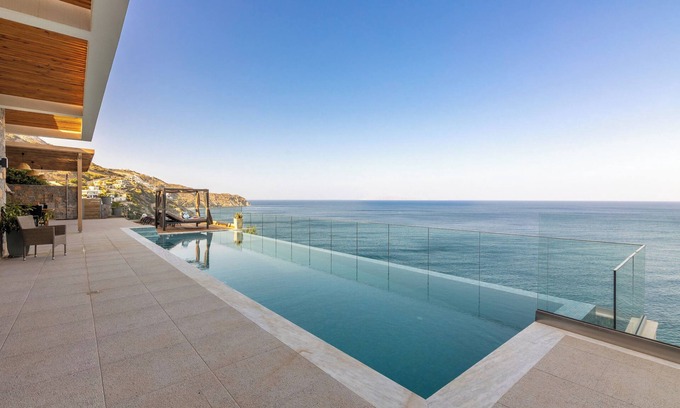 Agia Pelagia Villa | Short drive to the beach and Heraklion town