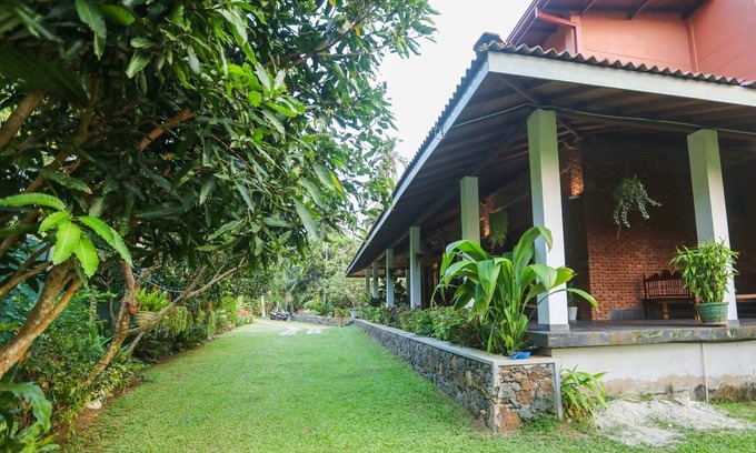 Thiranagama Villa | Superbe villa Serenity avec vue sur une rizière et des couchers de soleil de rêve