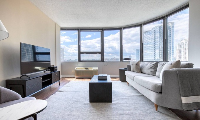South Loop Appartement | Stunning South Loop 2BR w/ Doorman, near Aquarium & Train, by Blueground