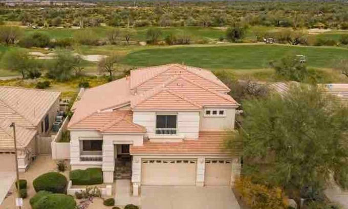 Glen Eagle Maison | MAGNIFIQUE ET SPACIEUX Desert Ridge Accueil | 2897 pieds carrés