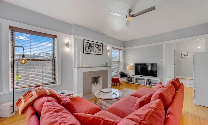 Uptown Copropriété | Stunning, Spacious, & Sun-soaked 2BR Uptown Condo by AllSet Turnover