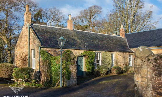 North Berwick Maison | Stunning Stables Cottage in East Lothian Country Estate