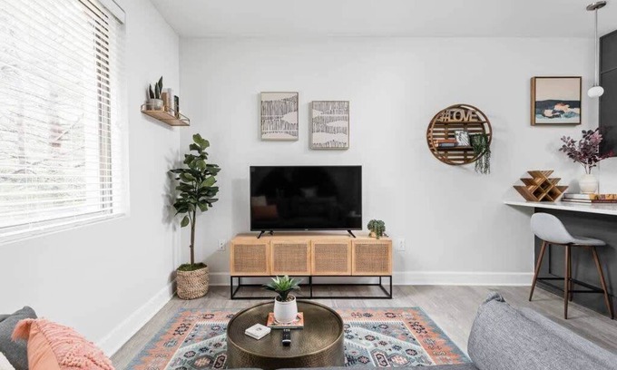 Meridian-Kessler Appartement | Stunning Studio Apt near Broad Ripple | CozySuites