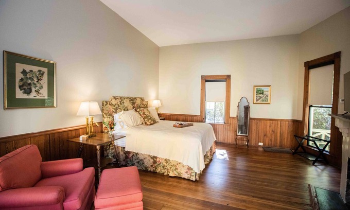 Thomasville Appartement | Stunning suite in amazing National Landmark property. Blocks from downtown.