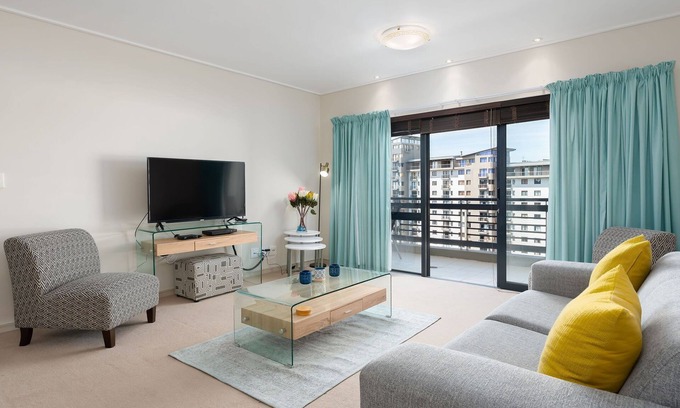 Century City Appartement | Stunning View, 2 Bedroom Apartment