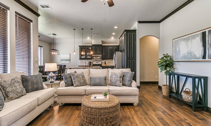 Edmond Maison | Stunning View in the City (No Taxes)