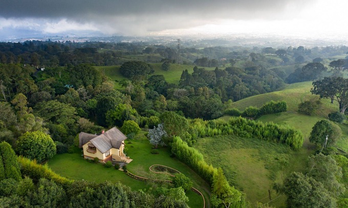 Roble Maison | Stunning View of San Jose-private property on 2 acres, Casa Los Cielos & Studio