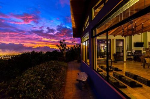 San Isidro Maison | Stunning Views from Coffee Country Villa - 25 min to SJO