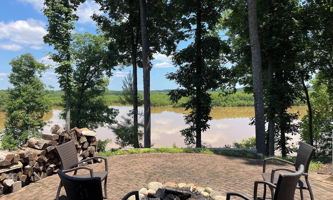 Southmont Maison | Stunning views from this lakeside cottage. Sleeps 8-11.