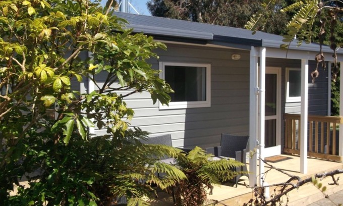 Tararua Forest Park Cottage | Incline Cottage, une vue imprenable, l'emplacement de la ferme.
