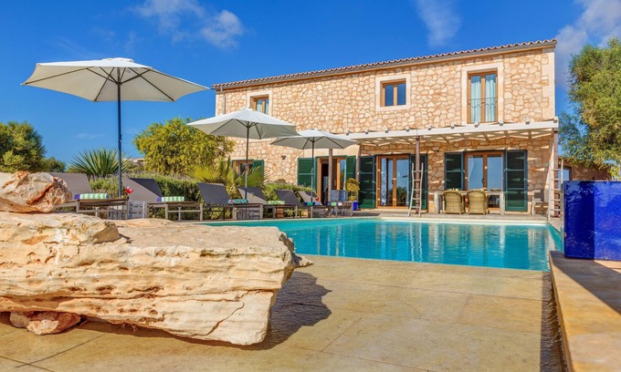 Ses Salines Maison | Superbe villa Can Xesquet avec vue sur les montagnes, Wi-Fi