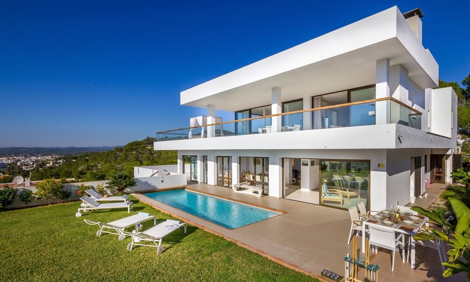 Cap Martinet Villa | Superbe villa à proximité de la ville d'Ibiza avec vue panoramique sur la mer et le coucher du soleil