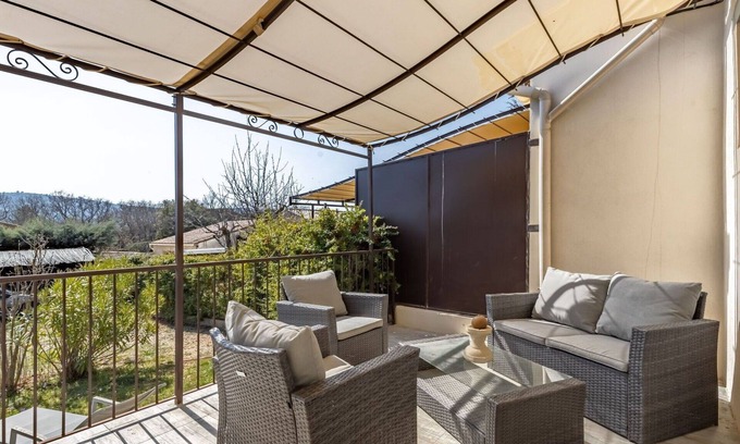 Rustrel Maison | Magnifique maison de vacances pour 4 personnes avec WIFI, piscine privée, TV et terrasse