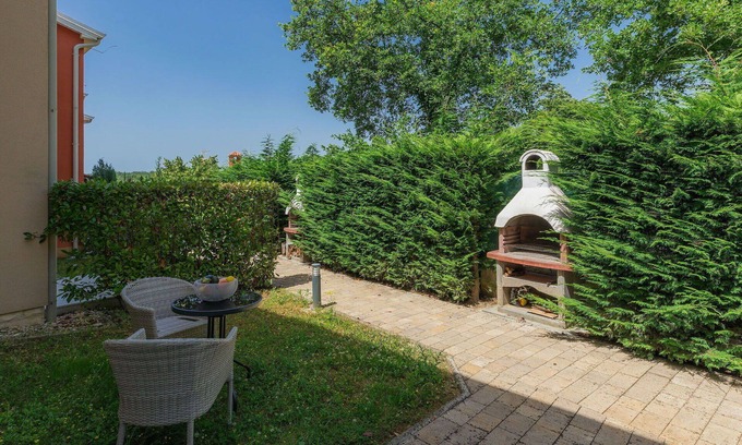 Pelegrin Maison | Maison de vacances avec piscine privée, climatisation, WIFI, TV, terrasse, animaux admis, parking
