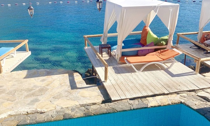 Kas Maison | Seafront boutique du Club Hôtel avec plage propre / piscine sur la péninsule de Kas