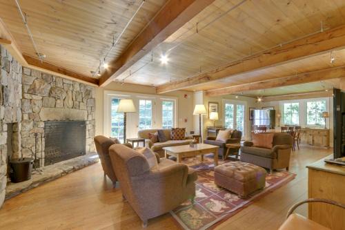 New Preston Maison | Stunning Warren Lakefront Home Deck, Grill, Sauna