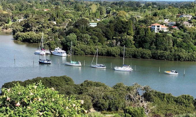 Kerikeri Appartement | Stunning water views in a peaceful setting with all the comforts of home.