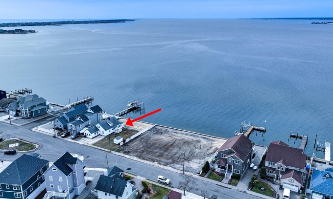 Seaside Heights Maison | Stunning waterfront view. Minutes to beach & boardwalk. Great family getaway.!