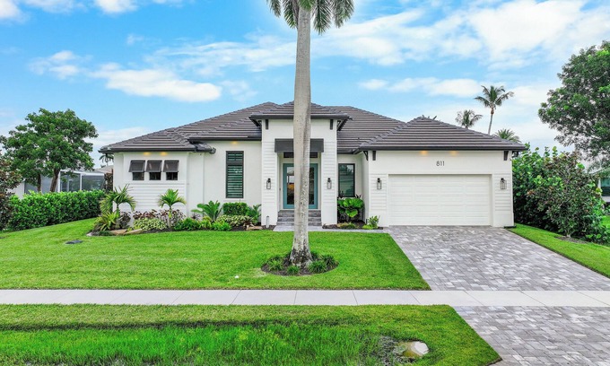 Marco Island Maison | Stunning waterfront home w/ heated pool & hot tub