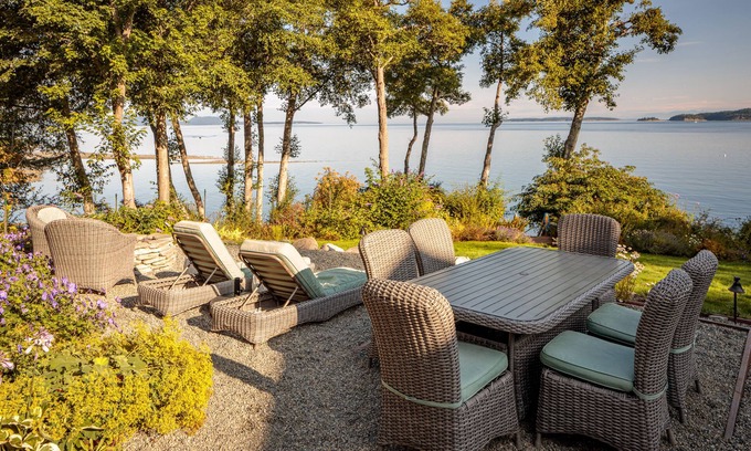 Eastsound Cottage | Spacieuse et lumineuse maison au bord de l'eau avec une vue imprenable sur la baie!