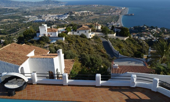 Salobrena Villa | Villa avec de belles vues, piscine privée chauffée