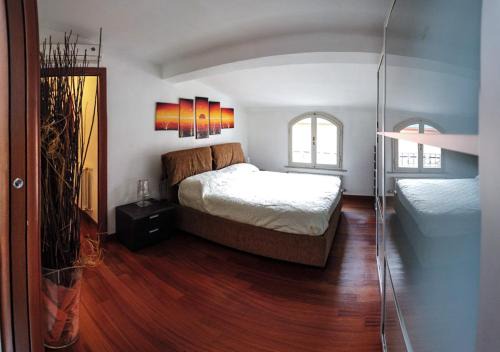 Carrara Appartement | STUPENDA MANSARDA CENTRALISSIMA, finiture di lusso