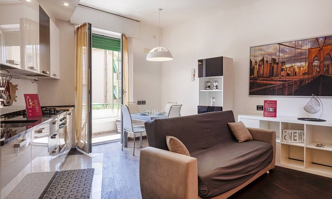 Quarto dei Mille Appartement | Sturla Apartment with Balcony by Wonderful Italy