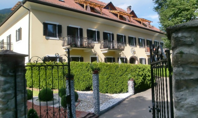 Dellach im Drautal Appartement | APPARTEMENT DE STYLE AVEC 2 BALCONS ET VUE MONTAGNE