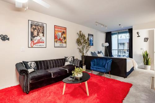 Los Feliz Appartement | Style, Peace, Comfort in N Hollywood Next to Burbank Free Indoor Parking and Wifi