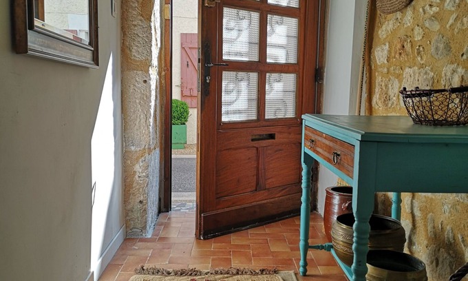 Saint-Pardoux-la-Riviere Maison | Stylish village house with spa pool, super close to walking/cycling routes