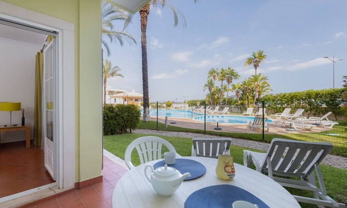 Patio Appartement | Stylish 1 bedroom apart at Corcovada with pool