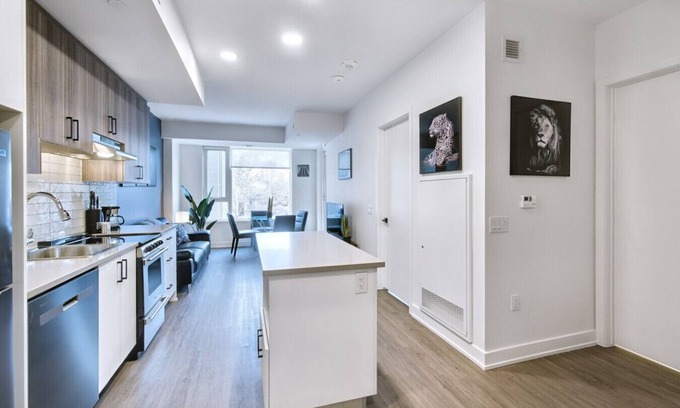 Centretown West Appartement | Stylish 1BR in Little Italy near Dows Lake