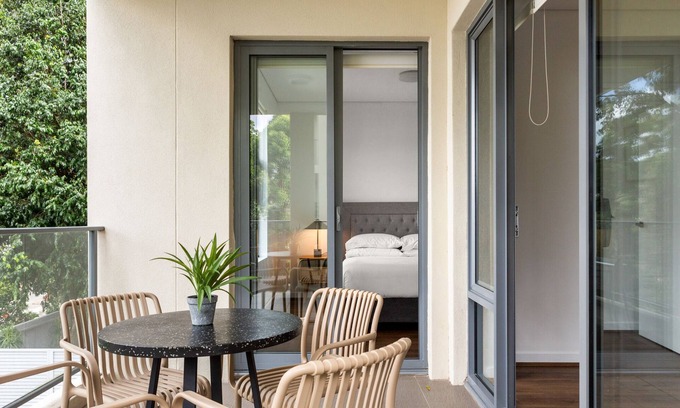Lane Cove North Appartement | Stylish 2-Bed, 2-Bath with Parking in Lane Cove