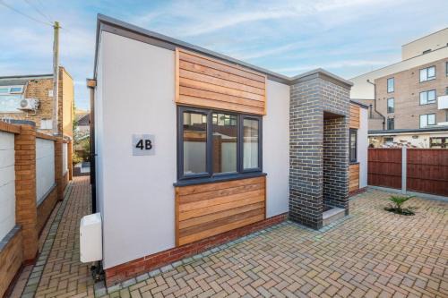 East Ham South Appartement | Stylish 2 Bed Bungalow in East Ham, Close to Excel