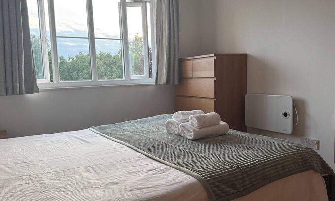 Walthamstow Appartement | Stylish 2 Bed E17 Home with parking