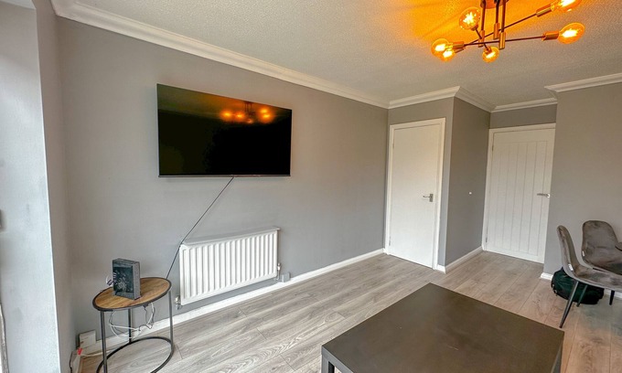 Gravesend Maison | Stylish 2 Bed House with free parking