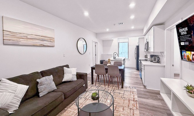 Olde Kensington Appartement | Stylish 2 BR | Fits 6 Guests | Northern Liberties