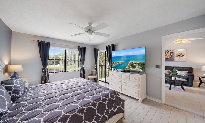 South Bradenton Copropriété | Stylish 2B-2B Condo near AMI, Beaches & IMG