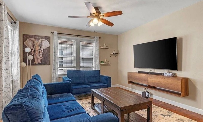 Springfield Maison | Stylish 2BR/2BA Retreat - Comfort & Convenience in Springfield
